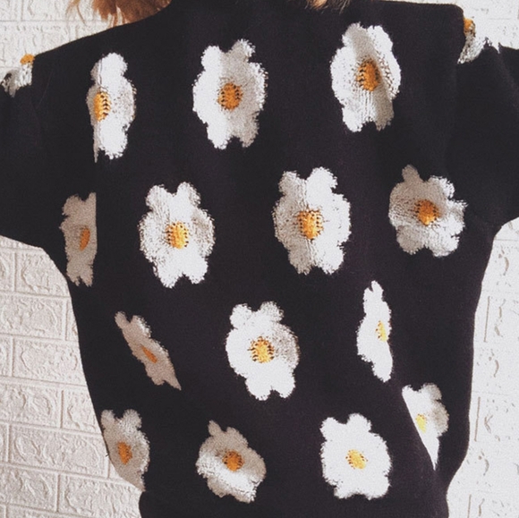 Contrasting Raised Retro Daisy Flower Pullover Long Sleeve Knit Sweater Shirt - Picture 4 of 7